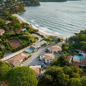 https://akwabay-les-villas-du-cap.fr-provencehotel.com
